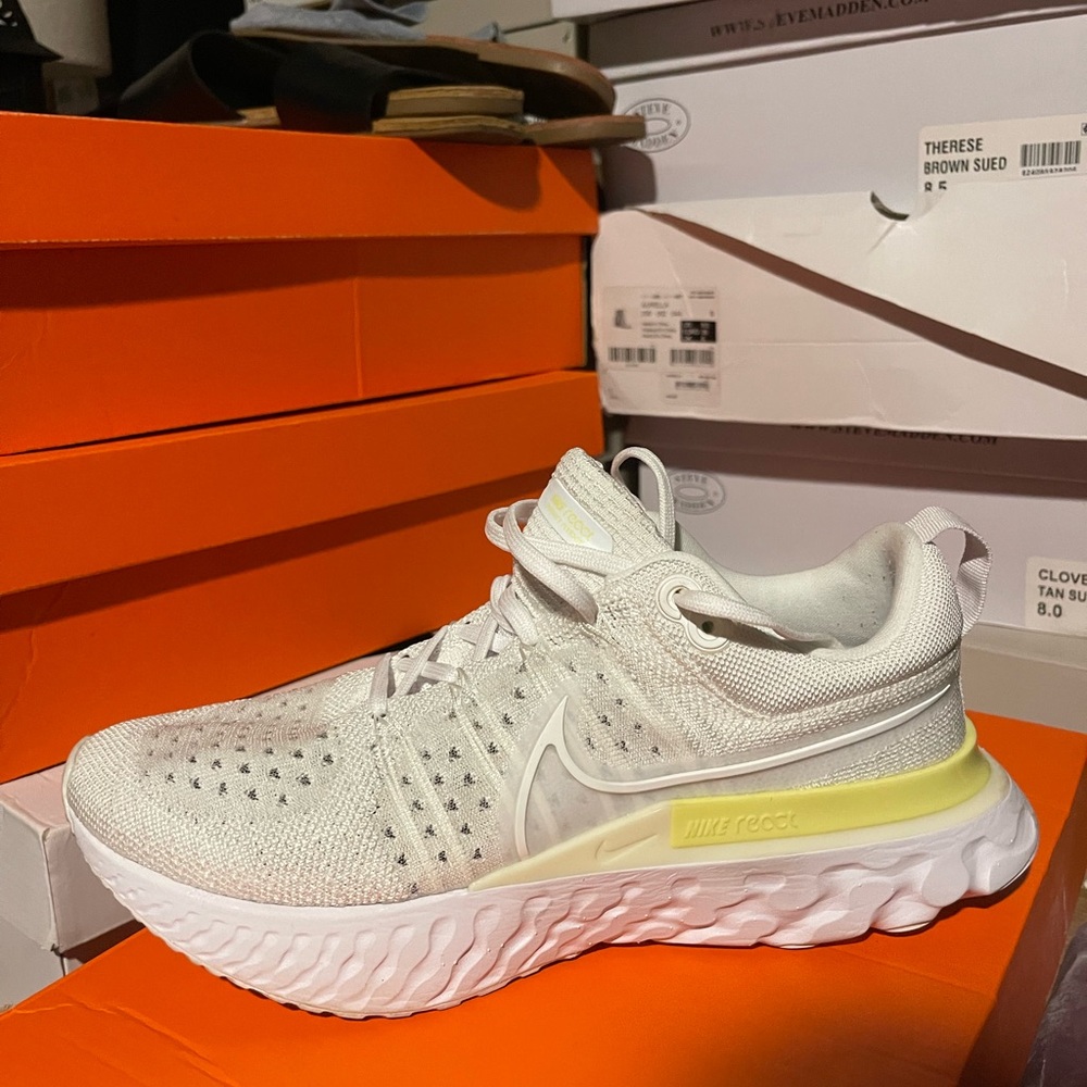 Women’s Nike React Infinity Run Flyknit 2